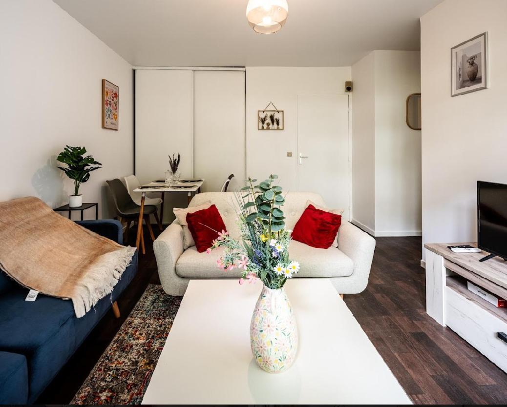 Le Havre De Paix A Suresnes Apartment Exterior photo